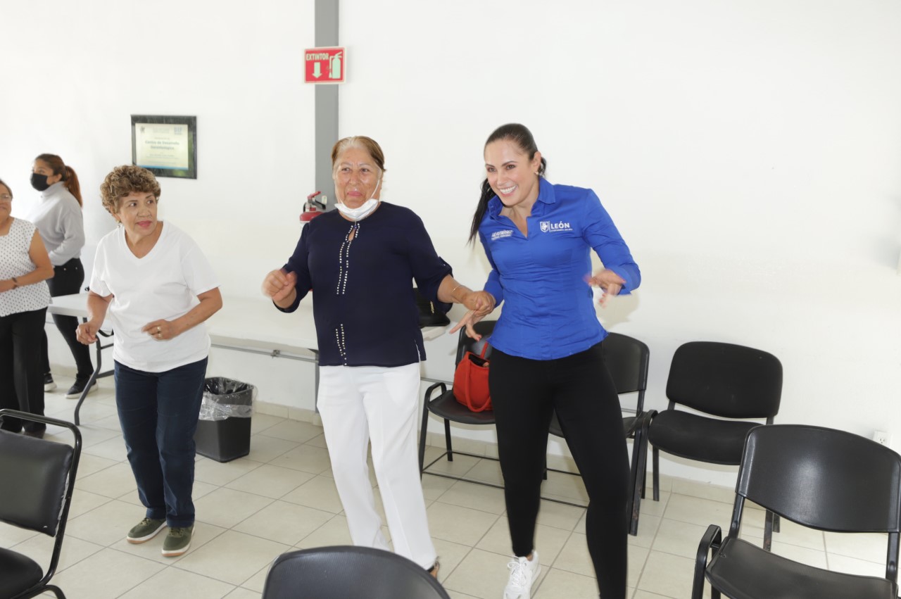 Inaugura Ale Gutiérrez espacio para adultos mayores 